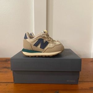 New Balance 237 baby boy, vintage indigo SOLD OUT sneaker, size 3
